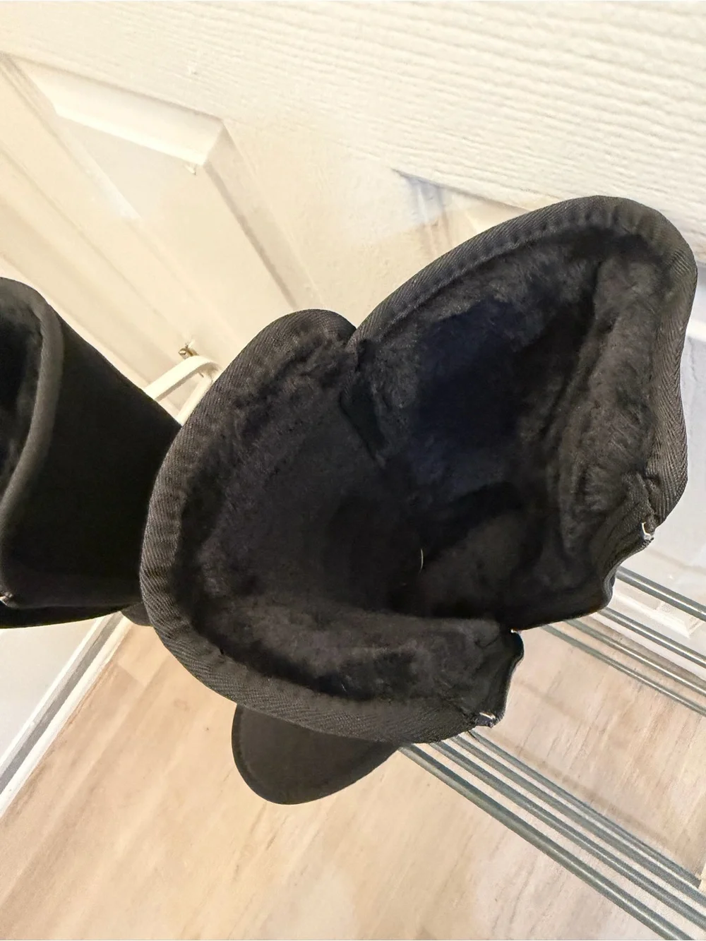 Women’s Black Mid-Calf Winter Boots with Plush Lining